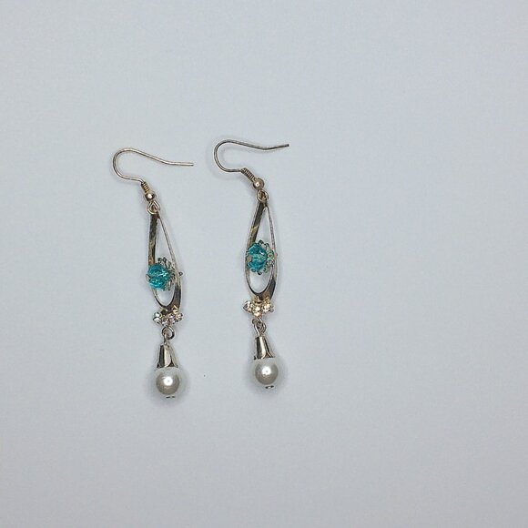 Blue crystal flower with pearl dangle earrings - Picture 4 of 7